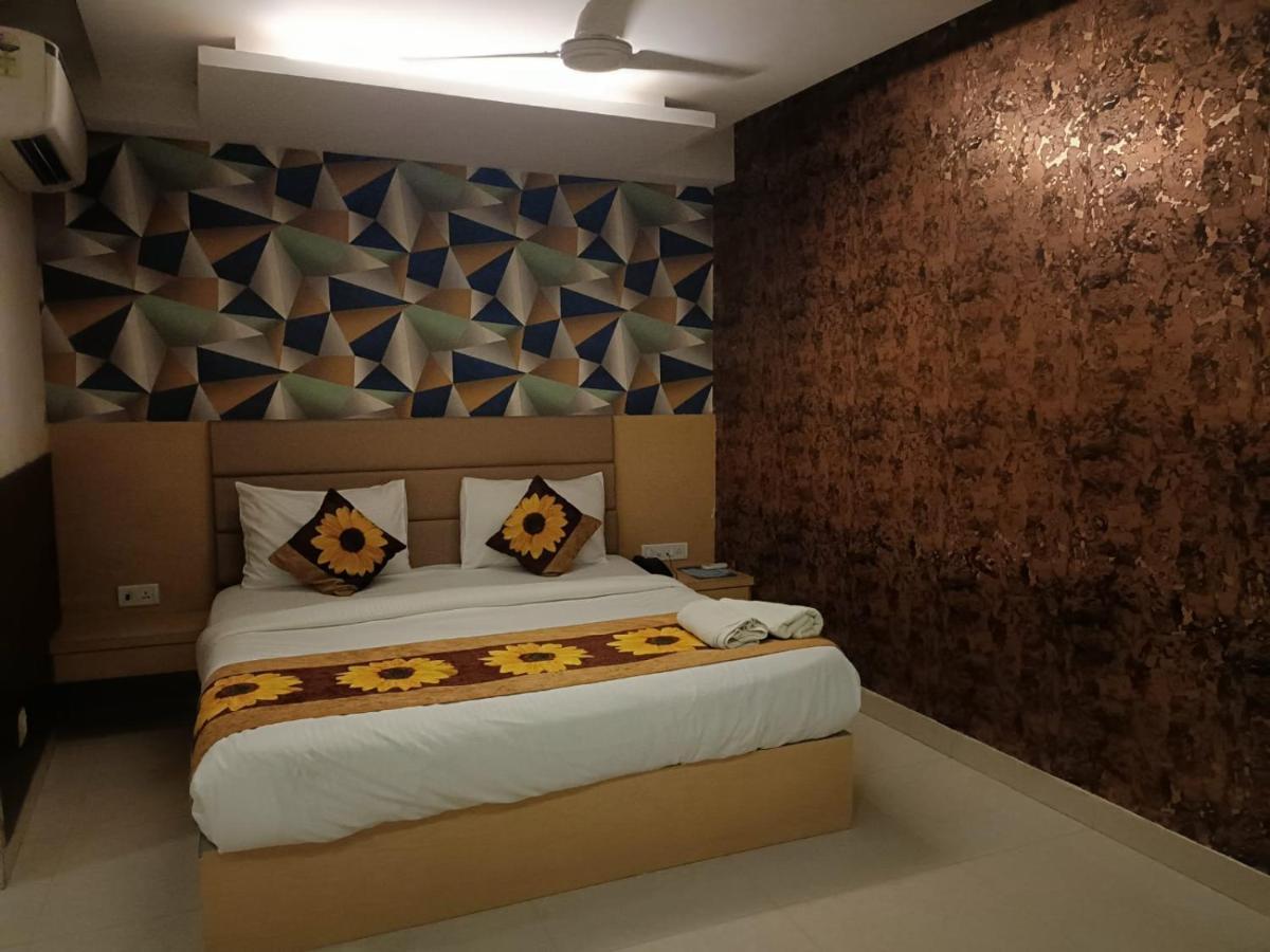 Hotel Ronit Royal Delhi Airport By D'Capitol Nueva Delhi Exterior foto