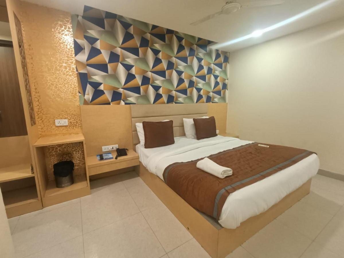 Hotel Ronit Royal Delhi Airport By D'Capitol Nueva Delhi Exterior foto