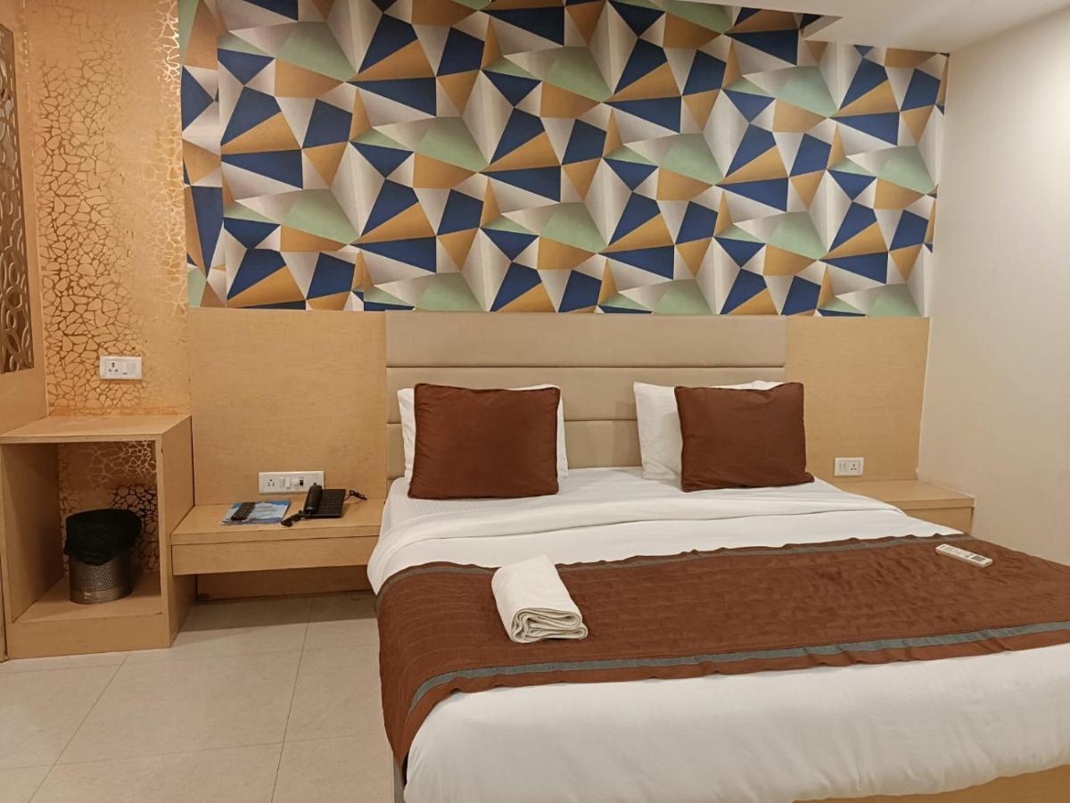 Hotel Ronit Royal Delhi Airport By D'Capitol Nueva Delhi Exterior foto