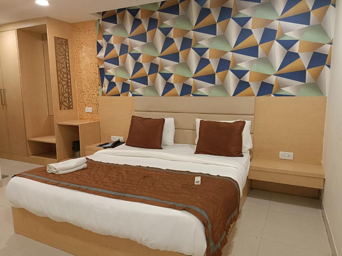 Hotel Ronit Royal Delhi Airport By D'Capitol Nueva Delhi Exterior foto