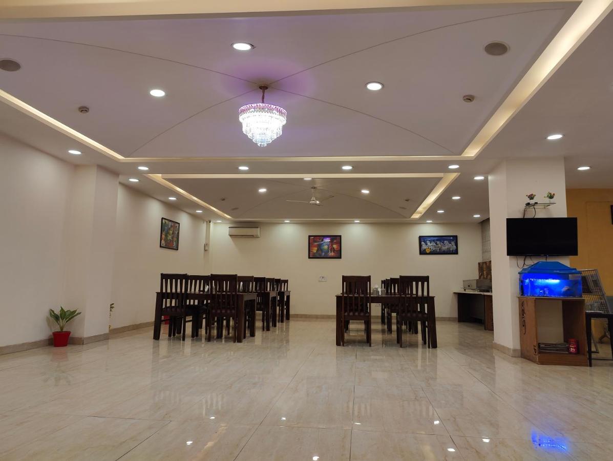 Hotel Ronit Royal Delhi Airport By D'Capitol Nueva Delhi Exterior foto