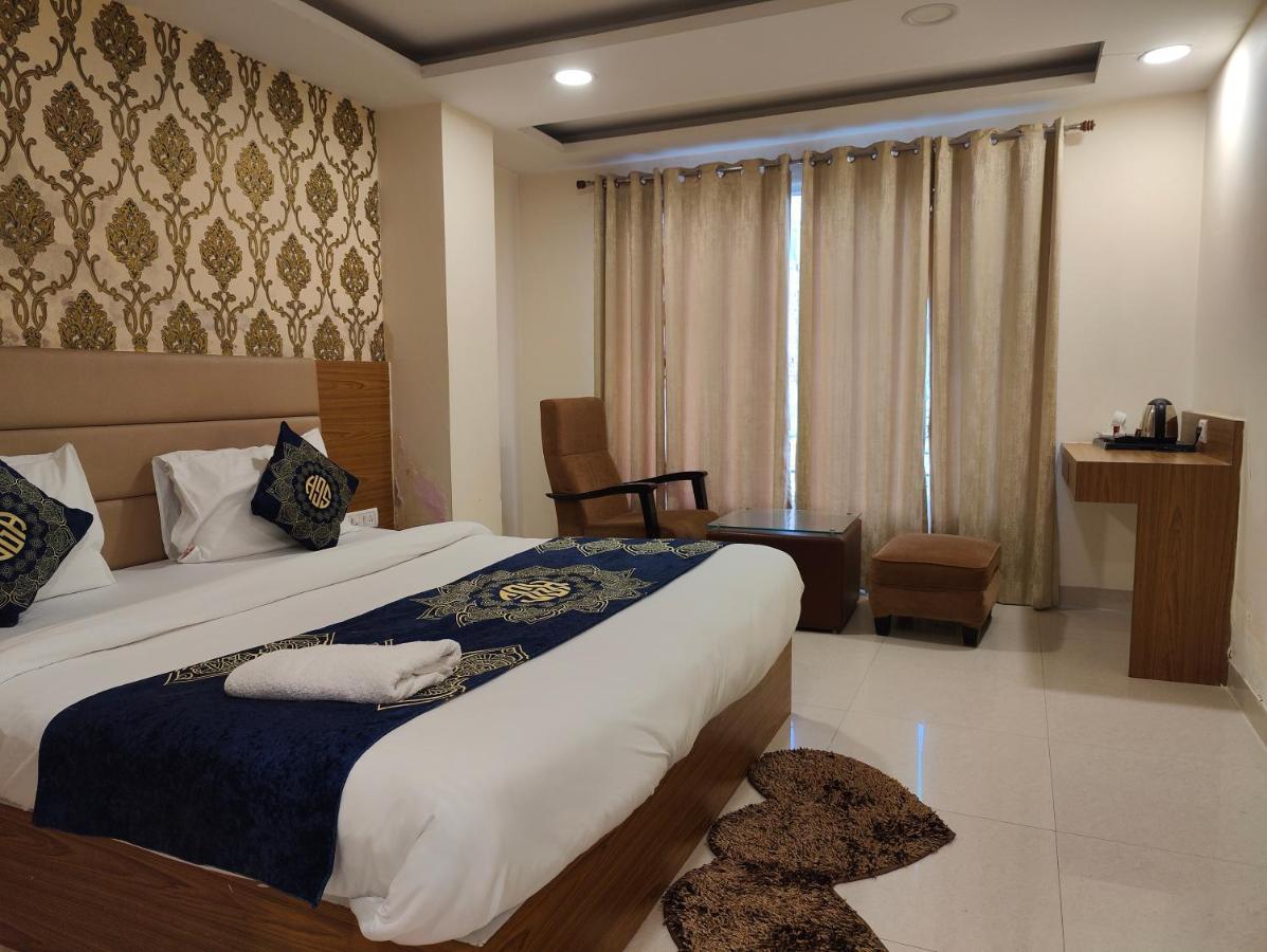 Hotel Ronit Royal Delhi Airport By D'Capitol Nueva Delhi Exterior foto