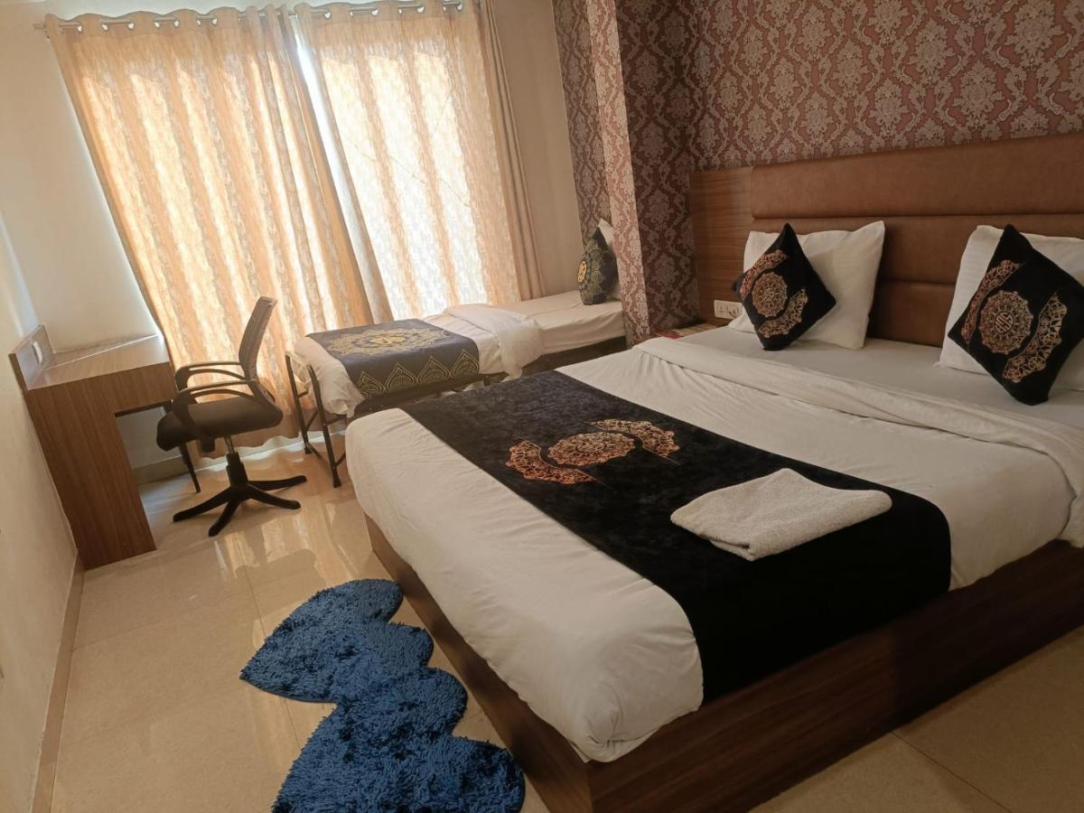 Hotel Ronit Royal Delhi Airport By D'Capitol Nueva Delhi Exterior foto