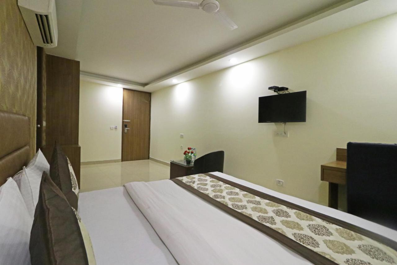 Hotel Ronit Royal Delhi Airport By D'Capitol Nueva Delhi Exterior foto