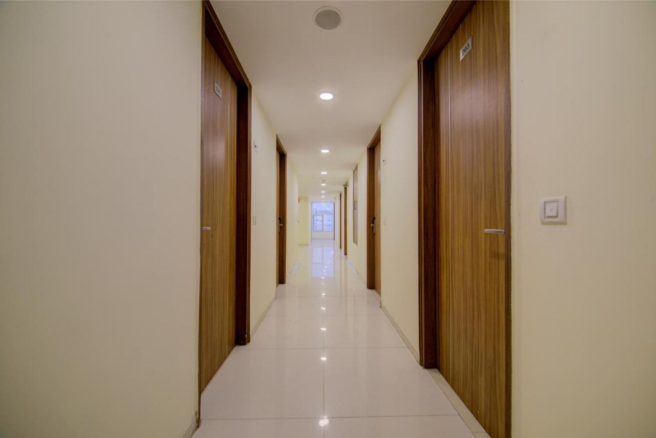 Hotel Ronit Royal Delhi Airport By D'Capitol Nueva Delhi Exterior foto